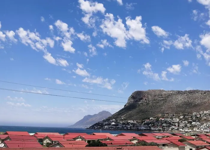 Fish Hoek Beach Apartment